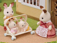 Sylvanian Families L5533 Poussette triplettes - Ensemble de jeu pour maison de poupée Naty Shop Dolls
