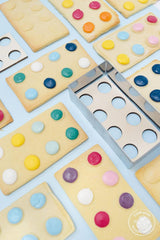 ScrapCooking - Ensemble d'emporte-pièces en bois de brique + outils de gaufrage - Moule à emporte-pièce en relief en acier inoxydable - Accessoire de moule de cuisson sableuse - Jouet de construction de gâteau - 2096