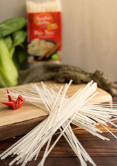 Bamboo Garden - Bâtonnets de nouilles de riz Pad Thai, pour les plats de nouilles traditionnels comme le Pad-Thai, végétalien, 1 x 300 g (la conception de l'emballage peut varier)