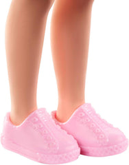 Barbie Chelsea Karriere-Spielset mit brünetter Chelsea-Puppe als Ärztin (ca. 15cm), Klemmbrett, EKG-Lesegerät, Pflaster, 2medizinischen Geräten, Teddybär, tolles Geschenk für Kinder ab 3Jahren, GTN88