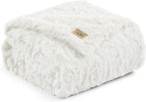 UGG Adalee 10483 Couverture douce en fausse fourrure, réversible, luxueuse, confortable, moelleuse, moelleuse, style hôtel, bohème, décoration de la maison, couvertures douces, luxueuses et confortables pour canapé, 178 x 127 cm, lits et couvertures UGG ivoire