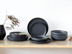 Creatable, 22979, Serie Uno NOIR, 12-Teiliges Geschirrset, Teller Set Aus Steinzeug, Spülmaschinen- Und Mikrowellengeeignet, Made in Portugal Vaisselle Sets Naty Shop