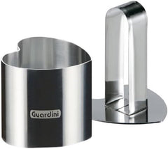 Anneau alimentaire en forme de coeur avec presse