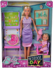 Simba Steffi Love School Day Teacher et Evi Student Poupée habillée avec tableau noir, trois vues de tableau interchangeables, chaise avec table ouvrante, 29 cm, à partir de 3 ans