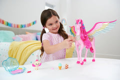 Barbie Pegasus Magic Hide and Seek - Jouet interactif avec lumières et sons, 10 accessoires, ailes arc-en-ciel, à partir de 3 ans, HLC41