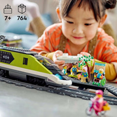 Train express de passagers LEGO City, ensemble de train télécommandé, jouet ferroviaire avec phares, 2 wagons et 24 éléments de voie, cadeau pour enfants, garçons et filles 60337 Ensembles de construction Besuche den LEGO-Store