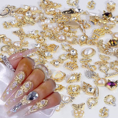50 pièces de breloques à ongles dorées, mélange de styles, pierres scintillantes, perles, jambes, pierre de naissance, fleurs, strass, perles, bijoux, bijoux, décoration d'ongles DIY pour femmes