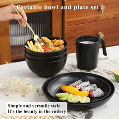 Berglander Service de table 24 pièces en plastique noir pour 6 assiettes et bols réutilisables comprenant des assiettes plates, des assiettes à dessert, des bols à céréales et des tasses pour la maison, le jardin et les pique-niques