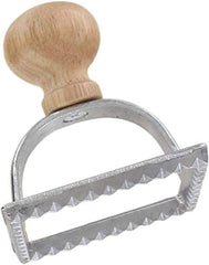Fackelmann Emporte-pièce ravioli 40923 boîte à biscuits, forme carrée pour pâte à raviolis, 6 x 6 x 7,2 cm, bois, inox