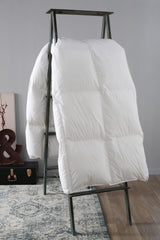 DODO 40381220 Couverture Helsinki, dessus en percale de coton, garnissage duvet de canard/cuir, 240 cm 220 cm, blanc Couettes et couettes Naty Shop