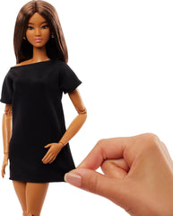 Barbie Basics Modèle 1 Poupée de collection avec cheveux bruns Mini robe et chaussures noires Corps mobile universel et tête interchangeable JBH72 Naty Shop Dolls