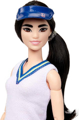 Barbie Made to Move - Tennisspielerin mit Schläger und Ball - Puppe mit 22 Gelenken für realistisches Spielvergnügen, für Tennisfans und Kinder ab 3 Jahren, HKT73