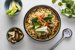 Nong Shim - Instant Cup Nudeln Suppe Soon Veggie - Multipack (12 X 67 GR)