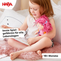 HABA Puppe Lilli-Lou – Weiche Stoffpuppe ab 18 Monaten – 30 cm mit Kleidung & Haaren – Ideale Spielgefährtin für Kleinkinder – 1302842001