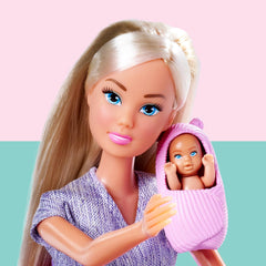 Simba Steffi Love Welcome Baby 29 cm Enceinte Steffi 12-Pack Accessoires de jeu de rôle Poupée tendance avec jouet de poupée bébé de 4 cm pour les 3 ans et plus