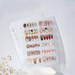 Ensemble de rangement pour ongles A5 avec fermeture à agrafes et feuilles amovibles – Boîte transparente robuste + 6 tampons adhésifs et livre de rangement amovible pour ongles artificiels/adhésifs – Idéal pour le rangement, la présentation