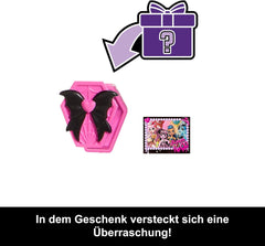 Poupée d'anniversaire effrayante et douce Monster High, Draculaura dans une robe de soirée rose avec des accessoires à thème tels qu'une invitation, un ballon, un cadeau, des fans et plus encore, JBG74