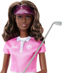 Poupée Barbie Golfeuse Brune en Robe Polo Rose Amovible, Uniforme de Golf, Comprend Chapeau et Accessoires de Club de Golf, JCR69