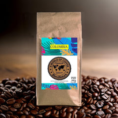 1 kg de boabe de cafea naturală 100% Arabica – origine exclusivă din Columbia – premiate cu 82 de puncte de către Asociația Cafelelor de Specialitate (SCA) – pentru aroma, gustul și excelența sa