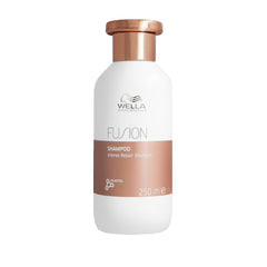 Wella Professionals Fusion Intense Repair - Soin professionnel pour cheveux cassés Douche et bain Wella Shampoo 250 ml