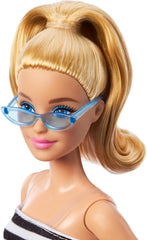 Poupée Barbie Fashionistas no. 213 Blonde en haut rayé, jupe rose et lunettes de soleil 65e anniversaire Poupée de collection HRH11 Naty Shop Dolls