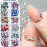 2000Pcs Bunte Strasssteine Nägel Glitzersteine Nagel Charms Nailart Edelsteine Nagel Steine Glitzer Steine Nagel Charms Nägel Zubehör Kristalle Diamant Nageldesign Strass Nail Art Strass Nail Gems