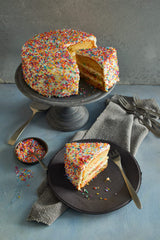 RUF Birthday Cake, Geburtstagskuchen, Schicht-Torte Aus Rührteig Und Konfetti-Streusel, Tortencreme Und Buntem Dekor-Mix, Für Kindergeburtstag, Familienfeier, Einschulung, 1X425G Glaçages et décoration Naty Shop