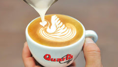 Grains Quarta Caffè Sorte Rossa – Arabica et café robuste, 250 g, arôme fort et énergique – 3 paquets de 250 g chacun. Produit dans les Pouilles, Salento