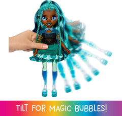 Poupée Rainbow High Sparkle & Shine - Misty - Poupée tendance de 28 cm avec cheveux turquoise et bulles magiques debout colorée, s'habiller et jouer à collectionner pour 4 à 12 ans