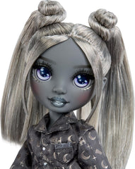 Rainbow High Shadow High Girl's Night - Luna Madison – Poupée mode 28 cm en gris, cheveux gris et tenue avec accessoires et vêtements – Pour petits et enfants à partir de 6 ans