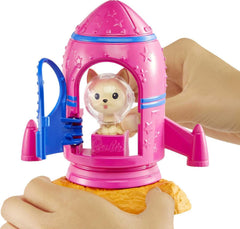 Barbie GXF27 - Stație Spațială Aventură Spațială, Păpușă Spațială, Cățeluș, Stație de Lucru, Scene Spațiale, 20 de Accesorii, Jucărie Cadou pentru Copii cu Vârsta de 3 Ani și Peste