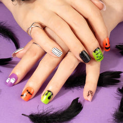 72 pcs Ongles d'Halloween Faux Ongles Autocollants Ongles Artificiels Courts Ongles Pressés Autocollants Citrouille Fantôme Ongles Artificiels Conseils Nail Art Orange Vert Noir