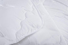V.I.P. Very Important Pillow Plapumă de puf pentru iarnă, aprobată clasa 1, 100% poliester, silicon, cartonată, 155 X 205 cm, mărimea 300, alb Plapumi si pilote Naty Shop