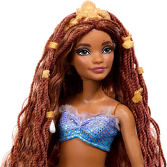 Mattel Disney Ariel La Petite Sirène – Poupée Sirène de luxe avec perles de cheveux et support de poupée pour un jeu et une exposition imaginatifs, pour les enfants de 3 ans et plus, HNF42