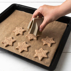 Formă de stea cu scorțișoară Zenker cu mecanism de pliere – Formă ergonomică pentru steluțe perfecte cu scorțișoară – Formă de biscuiți pliabilă cu motiv de stea – Fabricată în Germania, Aurie