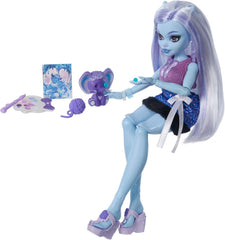 Monster High Self-Scare Secrets Abbey Bominable Puppe und Zubehörset mit 13 realistischen Überraschungen wie Henna, Zeichnungen und Häkeleien, JHK44
