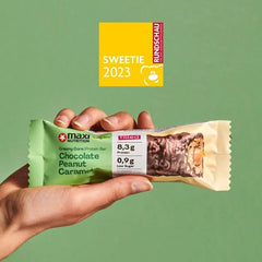 MaxiNutrition Barre protéinée végétalienne crémeuse au chocolat, cacahuètes et caramel 12x45g - barre protéinée végétalienne, 18% de protéines, 8,3 g par barre, faible teneur en sucre (0,9 g), sans sucre ajouté, sans arômes artificiels