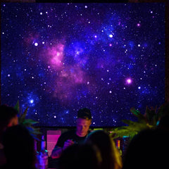 Tapisserie galaxie lumière noire ciel étoilé bleu réactif Accueil - Accessoires et Décorations Naty Shop