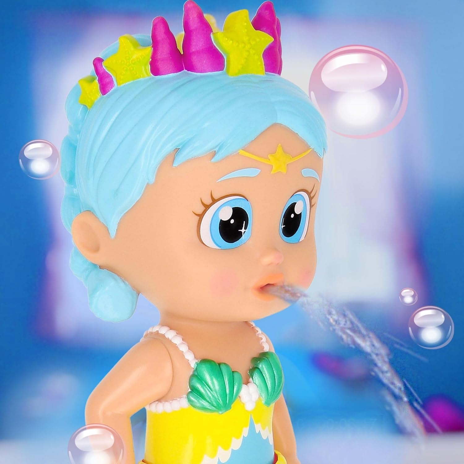 BLOOPIES Shimmer Meerjungfrau Iris, Wasserspielzeug, Meerjungfrau mit glitzerndem Schwanz voller Wasserspritzer, Spielzeug Geschenk für Kinder ab 18 Monaten