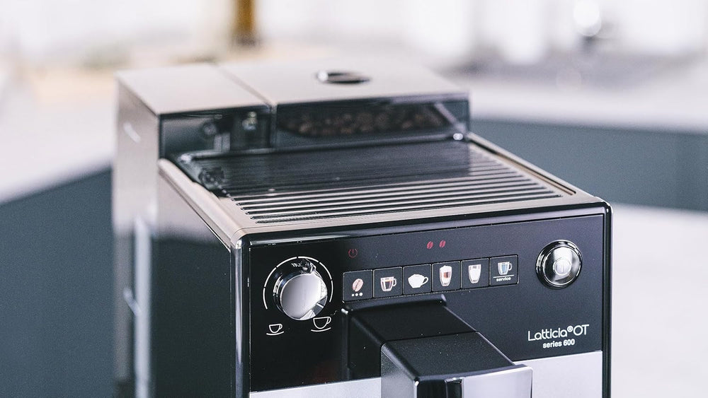 Melitta Latticia OT - Machine à expresso entièrement automatique avec système de lait, machine à expresso avec moulin pour par ex. café ou cappuccino, argent/noir