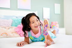 Barbie Fashionistas #223 Poupée aux cheveux blonds ondulés, robe et accessoires inspirés de Totally Hair, poupée mode à collectionner du 65e anniversaire, HRH20