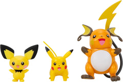 Pokémon PKW2778 Select 3-Pack avec Pichu et Pikachu et figurines de combat Raichu de 7,6 cm Evolution Multipack Style 2 Figurines d'action Naty Shop Multipack - Pichu, Pikachu, Raichu