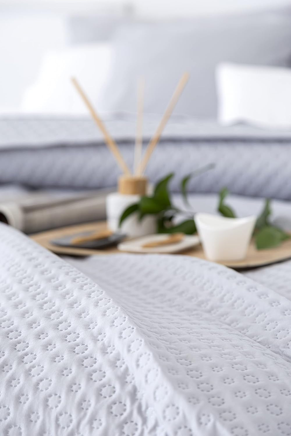 Todocama Fine Boutique Couvre-lit avec motif piqué, pour printemps, été, automne et hiver, 100% microfibre super douce, couverture multifonctionnelle, 140/150/160-250 X 260 cm, gris clair Lits et couvertures Beuche den Todocama-Store