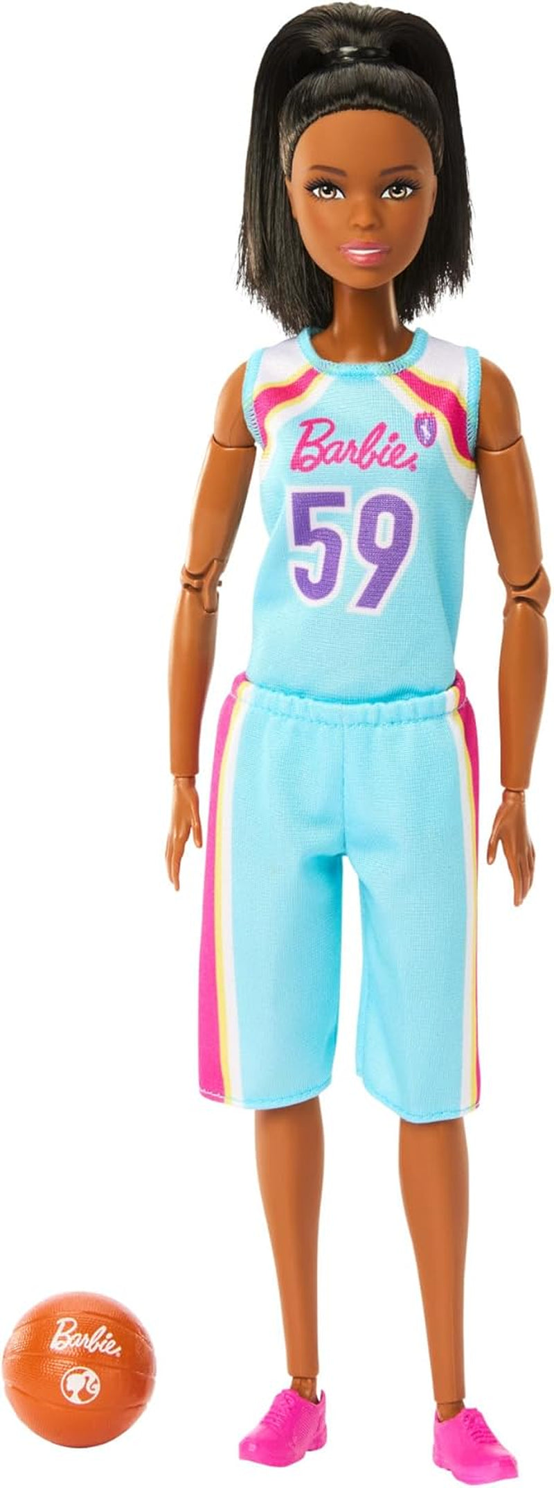 Barbie Made to Move Poupée et accessoires, joueuse de basket brune avec robe de sport et ballon amovibles, 22 articulations articulées, HKT74