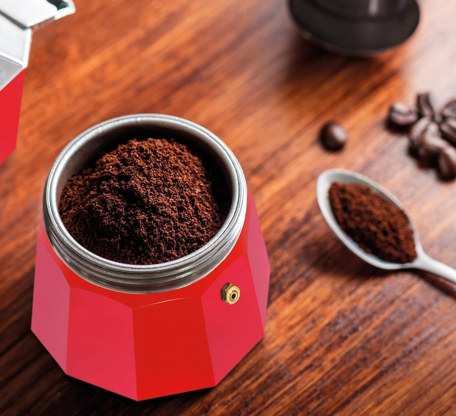 Machine à expresso Cilio Classico pour 6 tasses | électrique 480W | Ø 11,5 cm Hauteur : 25 cm | aluminium | rouge | table de cuisson intégrée | avec fonction de rétention de chaleur et filtre réducteur | pour voyager ou camper