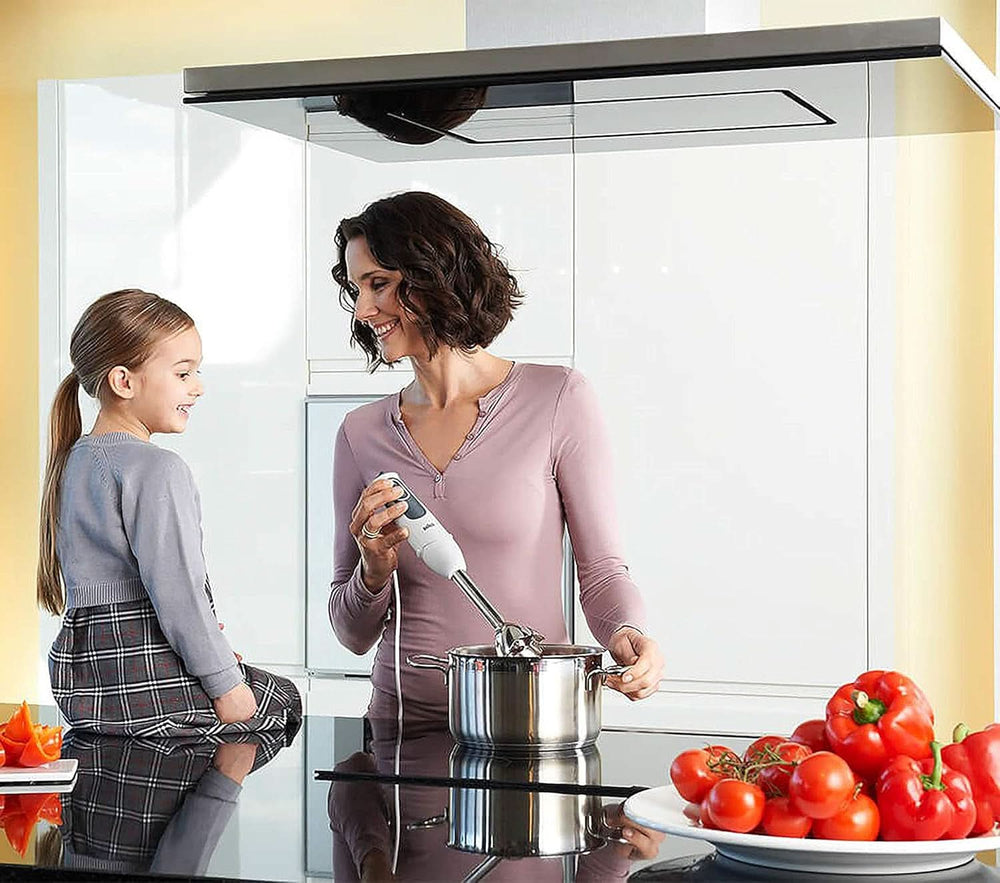 Braun Multiquick 3 MQ 3135 Mélangeur à sauce – Pürierstab Mit 11 Geschwindigkeiten plus Turbo-Stufe & Edelstahl-Mixfuß, 750 Watt, Inkl. 600 ml Mix-/Messbecher, Schneebesen & Zerkleinerer, Weiß/Grau Kitchen Naty Shop