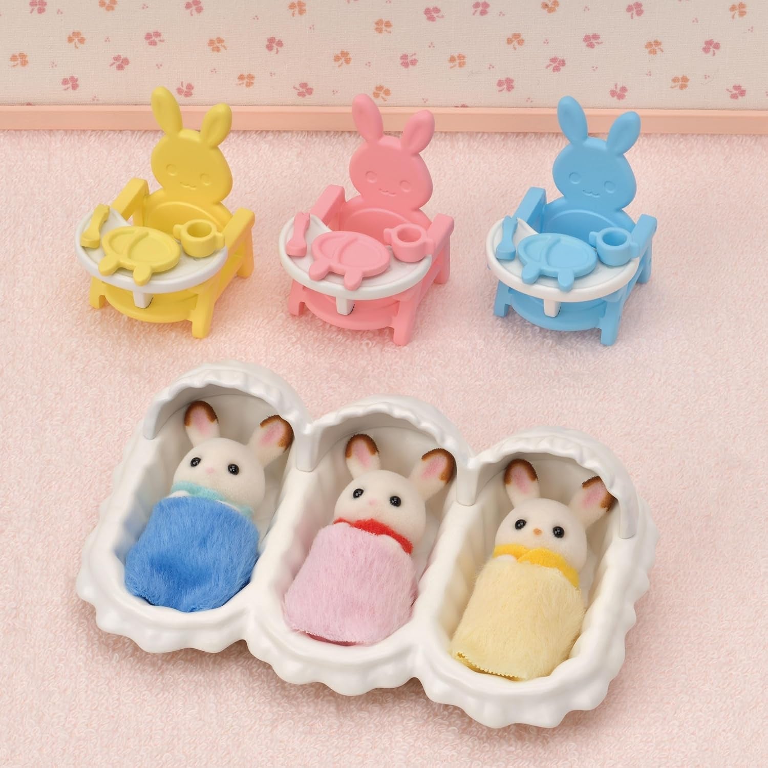 Sylvanian Families L5532 Kit de démarrage triplets - Ensemble de jeu pour maison de poupée Naty Shop Dolls