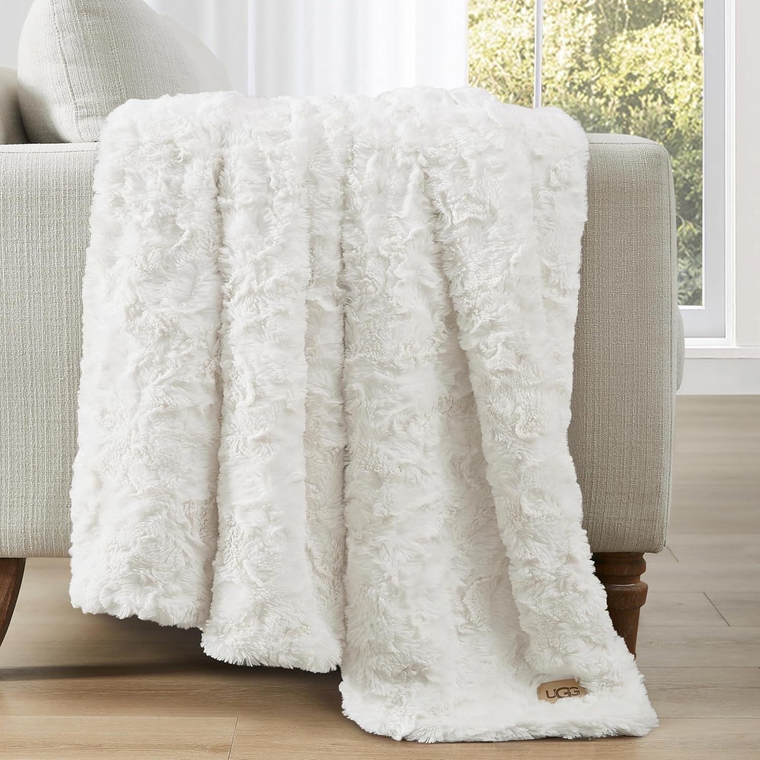 UGG Adalee 10483 Couverture douce en fausse fourrure, réversible, luxueuse, confortable, moelleuse, moelleuse, style hôtel, bohème, décoration de la maison, couvertures douces, luxueuses et confortables pour canapé, 178 x 127 cm, lits et couvertures UGG