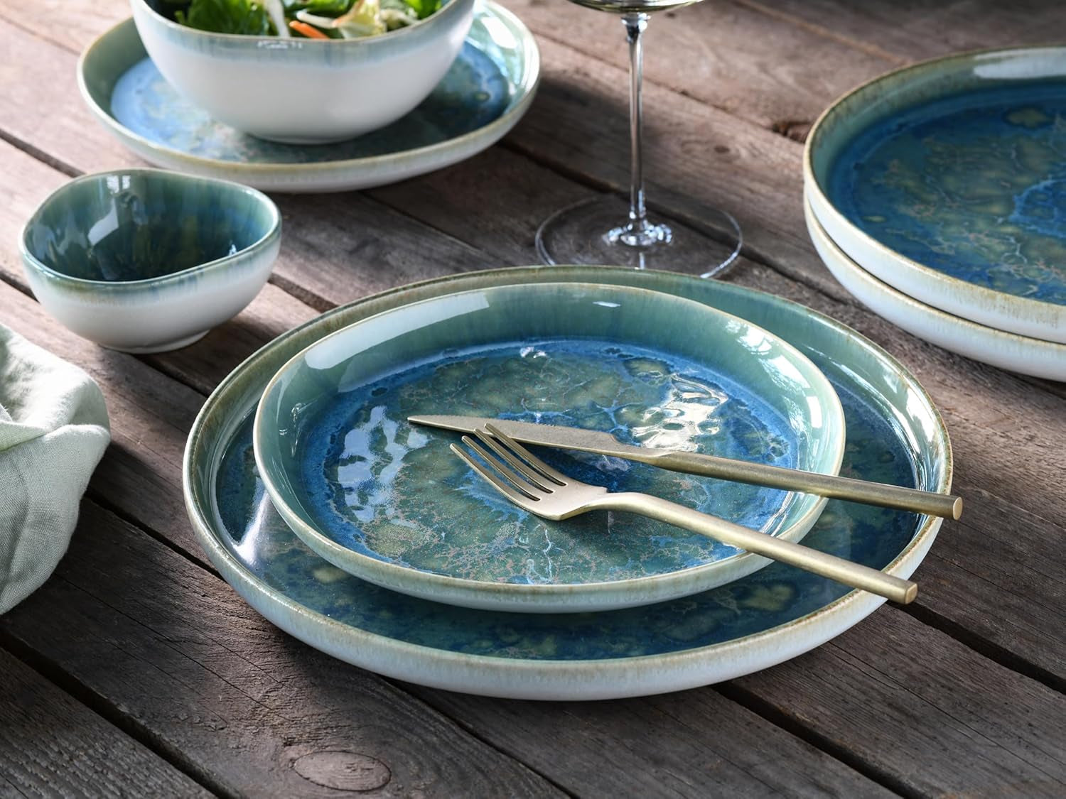 Creatable 22447 Yuki Series Service de table pour 2 assiettes en porcelaine, passe au lave-vaisselle et au micro-ondes, fabriqué en Europe