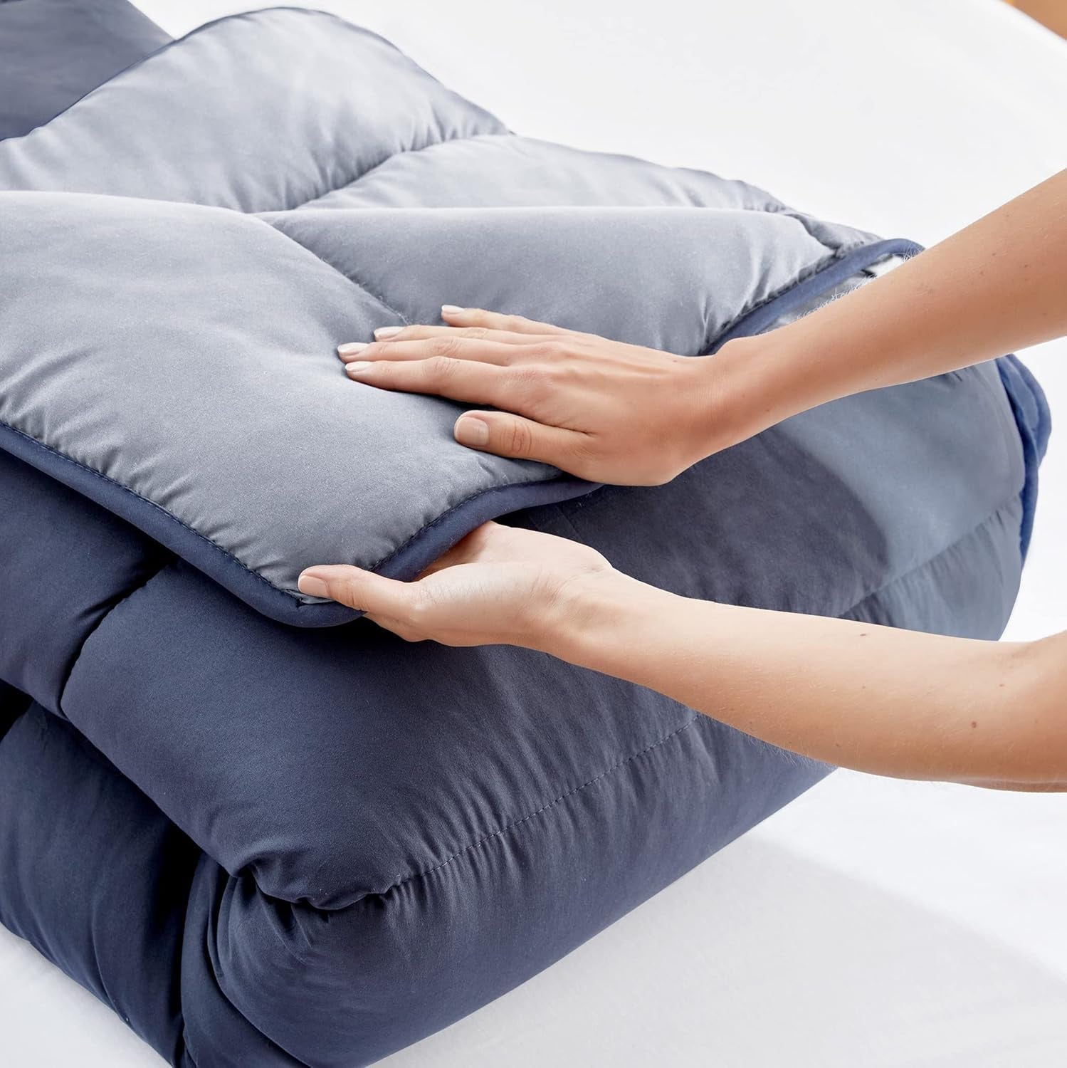 Pikolin Home - Couette réversible 300 G - Garnissage Nordique Bicolore - Pour lit 135 - Douillet, chaud, respirant, jaune moutarde, 220 X 220 Cm Couettes et couettes Naty Shop